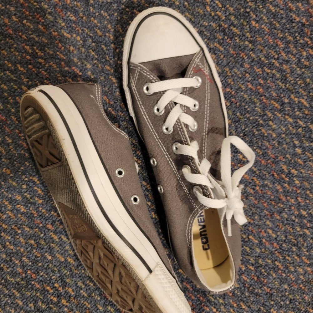 Unisex Chuck Taylor Sneakers (M-9, W-7)